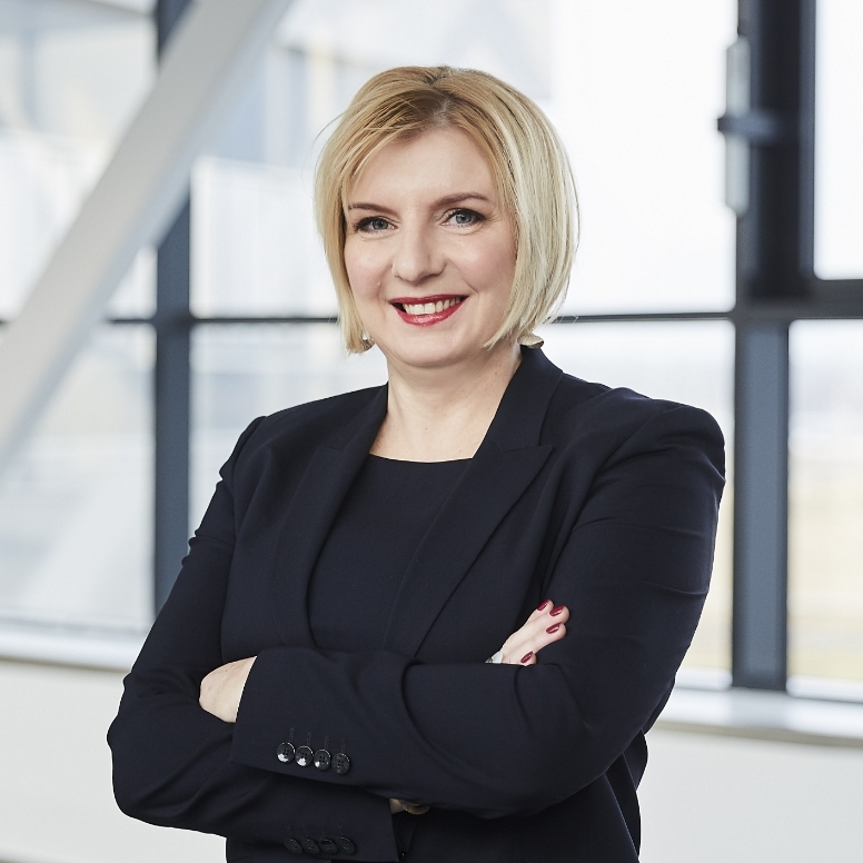 Kinga Németh Member of the Board for Human Resources and Organization