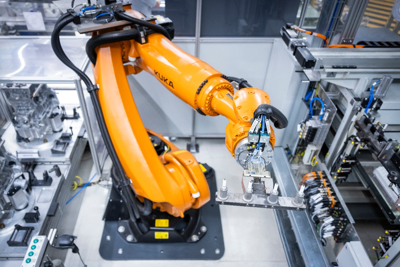 Audi Hungaria introduces new technologies in powertrain production